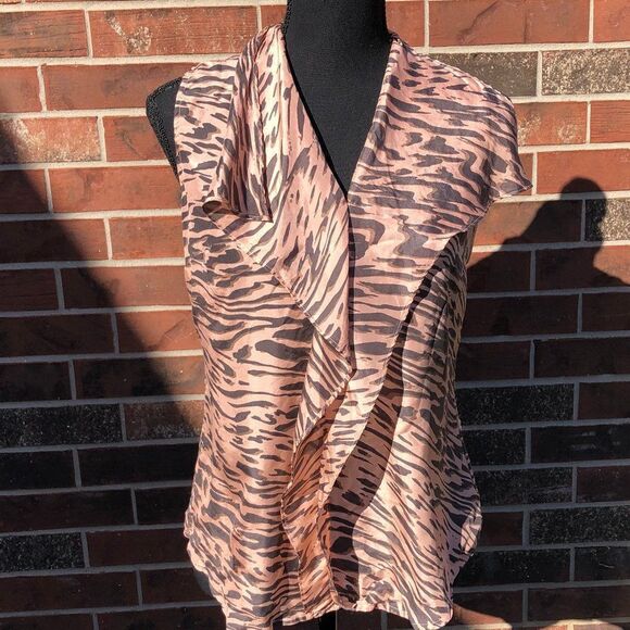 CAbi Sleeveless Silk Top Size XS - Picture 5 of 6